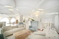 Santorini Palace