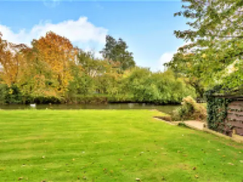 Islip Mill House - Beautiful Riverside Home 케터링 호텔