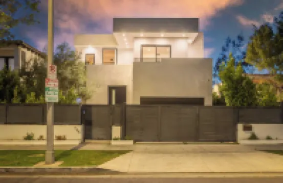 Luxe WeHo Villa, Walk to Melrose Ave, Pool Hot Tub North Vista by AvantStay Hotels in Fairfax