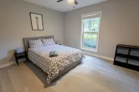 Private Pool–Renovated Home for Groups/Getaways Hotels near Marshalls