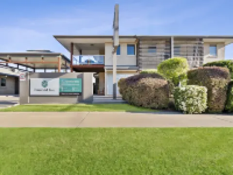 เอเมอรัลด์ อินน์ บาย ทราเวลเลอร์ส โรงแรมในเอเมอรัลด์