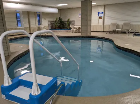 Magnuson Copper Crown Отели в г. Ханкок