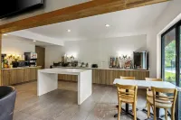 Beachfront Hotel Houghton Lake Hotels in Markey Township