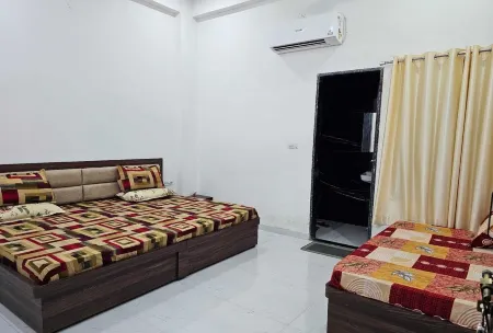 Hotel virat palace Отели рядом с достопримечательностью «KHATU SHYAM JI»