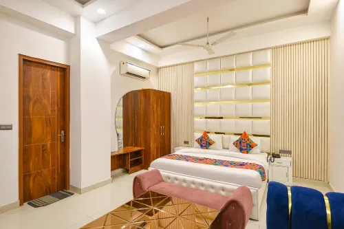 FabHotel The Grand Paradise - Electronic city metro station Hotel di Indirapuram