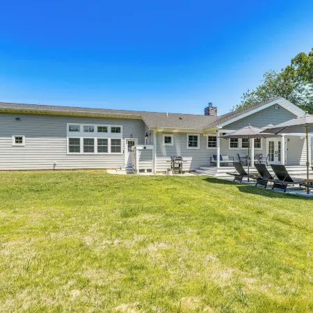 Distinctive Hamptons Home w/ Pool Near Bay, Ocean