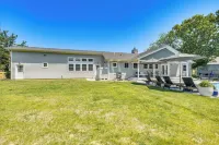 Distinctive Hamptons Home w/ Pool Near Bay, Ocean - Uima-altaat