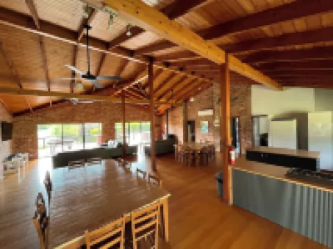 Prom Coast Holiday Lodge Hotels in Foster
