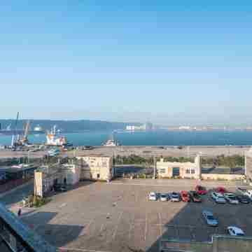 The Bond Square Others