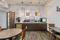Eod SureStay Plus Hotel by Best Western Mammoth Lakes - Morgenmad