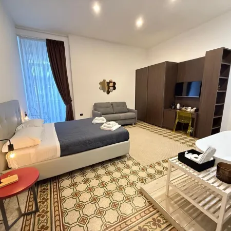 La Piazza Suite Отели рядом с достопримечательностью «Бассейн «Скандоне»»