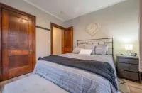 Prime Location/ Few blocks to downtown