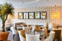 Harbour Hotel & Spa Guildford Отели в г. Уорплсдон
