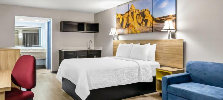 Days Inn by Wyndham Salina South Hotels in Salina