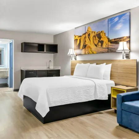 Days Inn by Wyndham Salina South