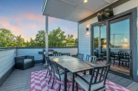 Luxury Retreat: Rooftop Hot Tub Double Deck & Game Room - ジャグジー