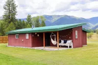Charming cabin in Trout Creek