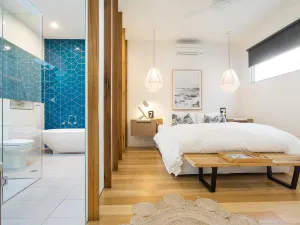 Aquabelle Apartments