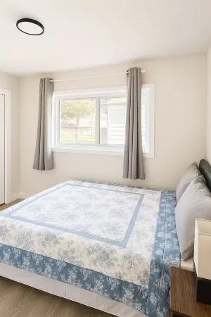 Cozy 2BR w/WiFi and AC Near UW, Northgate, Golf & All Amenities in Shoreline