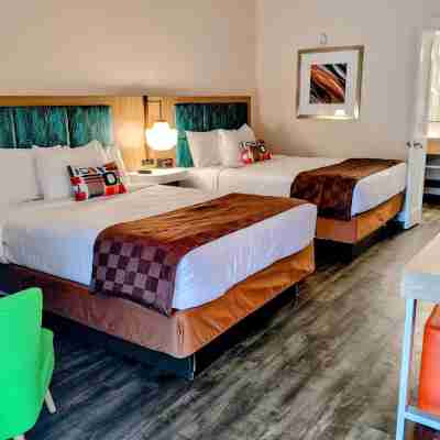 Tiki Resort - Lake George Rooms