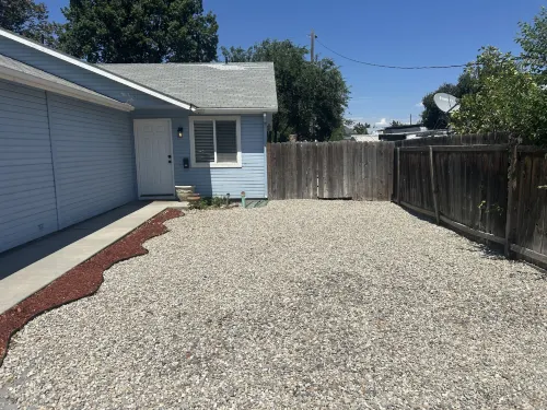 Coastal-Inspired Decor and Cozy Atmosphere - Charming Retreat