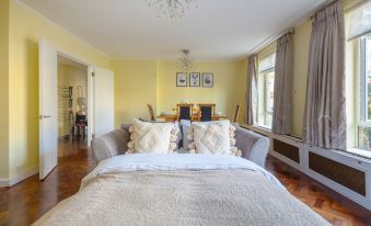 Elegant & Airy 2BR near Regents Park