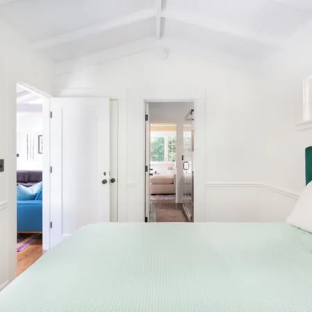 Sunny, downtown family oasis amongst the redwoods