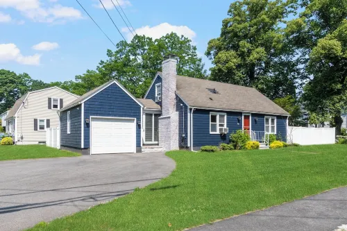 4Br Near Downtown Bristol w/ Yard & Parking