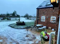 Starshinezzz - Large Farmhouse County Durham Các khách sạn gần The Technical Academy