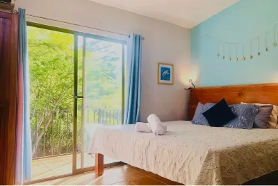 Hilltop Oasis – 5 Min to Ocotal Beach + Pools Hotels in 