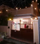 JANKI KUNJ 3-Room Vintage Home Stay at Central Location in Varanasi