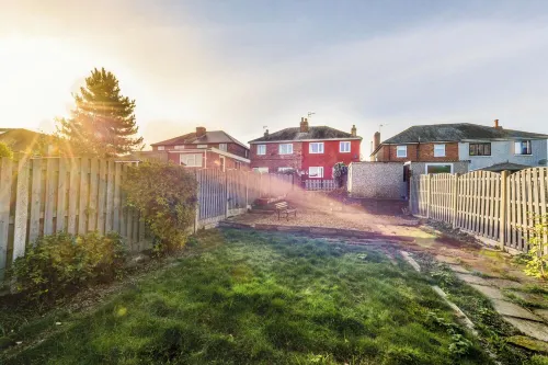 3 Bedroom with 6 x beds - Great location with free parking