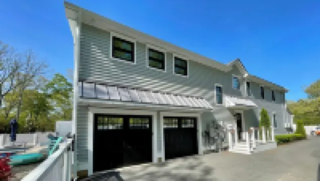 6,000 Sq.ft. 18 Guests, 7-Bed, 6-Bath, Pool, Spa, Outdoor Kitchen, Garden, WIFI.