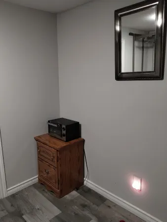 Downtown Peterborough property, lake view; walk to cafes, pubs theatre & beaches