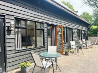 Secluded Sussex Studio with Private Forest Access