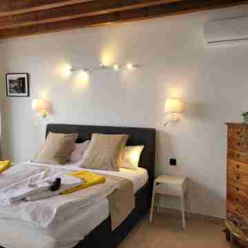 Luxurious villa with heated pool in Playa Blanca Rooms