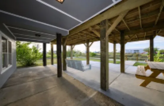 Charming canal front 3-bedroom house with WiFi, AC in tranquil Rockport.