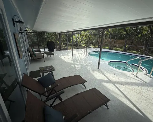 Mermaid Manor – Freshly Renovated 3Br 2BA Stuart Escape with Pool & Patio Hotels in Port Salerno