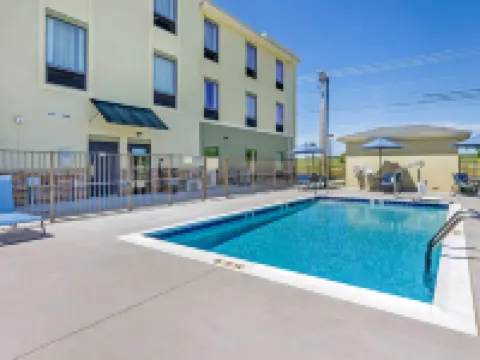 コンフォート イン & スイーツ リンチバーグ エアポート - ユニバーシティ エリア リンチバーグのホテル