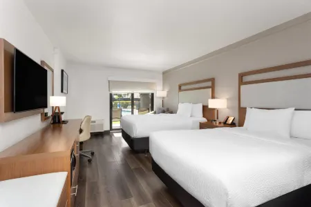 La Quinta Inn & Suites by Wyndham Ft Lauderdale Cypress Cr