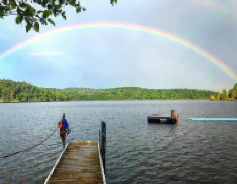 Classic Chelsea Cottage on the Gatineau River and along the famous Chelsea Trail