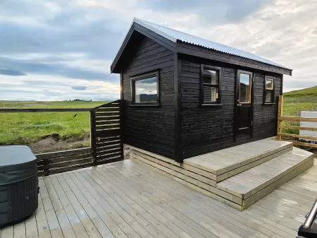 Cosy Northern Ligths Cabin with hot tub and magical views on the Golden Circle Отели в г. Grimsnes- og Grafningshreppur