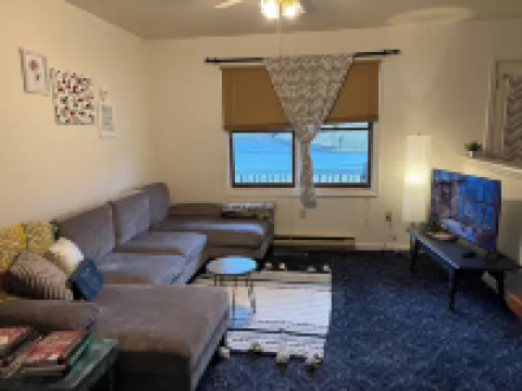 Charming, pet-friendly 2-bedroom house with WiFi, AC in delightful Lewistown 米夫林縣酒店