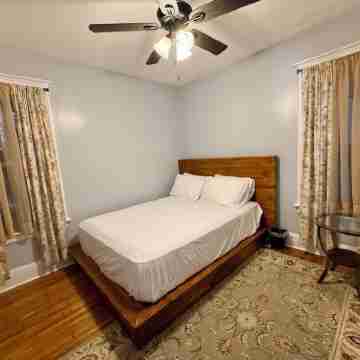 Heart of the Buffalo, Olmsted Parks. Long stay discounts! Rooms