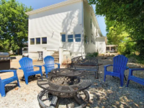 The Commercial Hotel Hotels in Baxter County