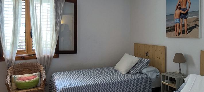 Charming townhouse in Denia (Las Rotas) with stunning sea views. Hotels in Dénia