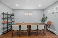 3 Story Building: 6Bed 4Bath, Arcade, Massage Lounge, train 7min, NYC 20min