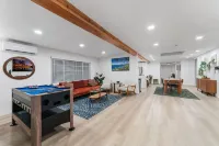 Spacious 5-bedroom house in fabulous Chula Vista with WiFi, AC