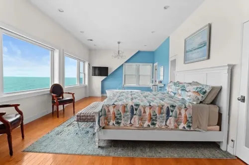 Oceanfront Summer Getaway with Private Beach Các khách sạn ở Scituate