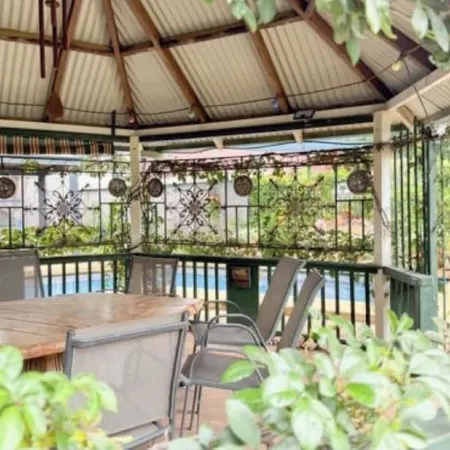 Charming Peaceful Two-Bedroom Apartment